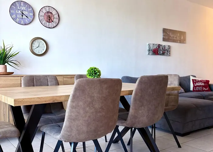 Mackenzie 301 * Ларнака